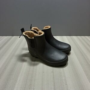 Chooka Plush Chelsea Women’s Rain Booties in Matte Black Size 8